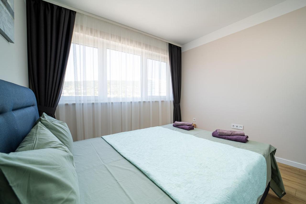 Sky Academic Apartment Varna Exterior photo